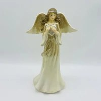 Álló angyal szívecskével (28,5 cm x 16 cm x 10 cm)