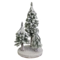 Dekoratív havas fák talapzaton (28 cm)