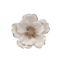 Fehér magnólia csipesszel (15 cm)